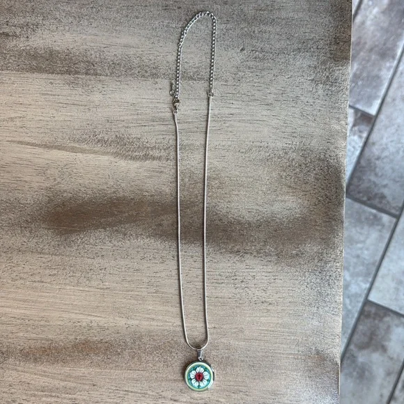 Luther Rose pendant necklace surgical steel - Picture 2 of 3